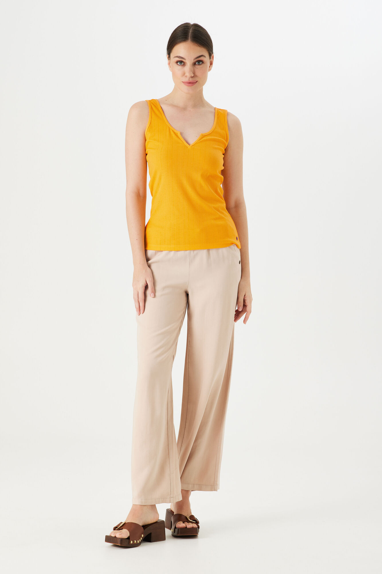 Garcia E30023_ladies singlet-tuscan - Image 2