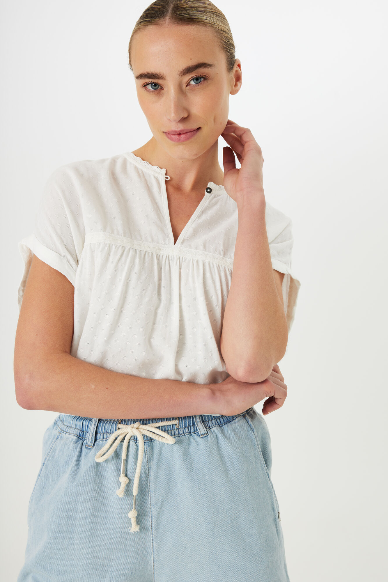 Garcia E30030_ladies shirt ss-off white