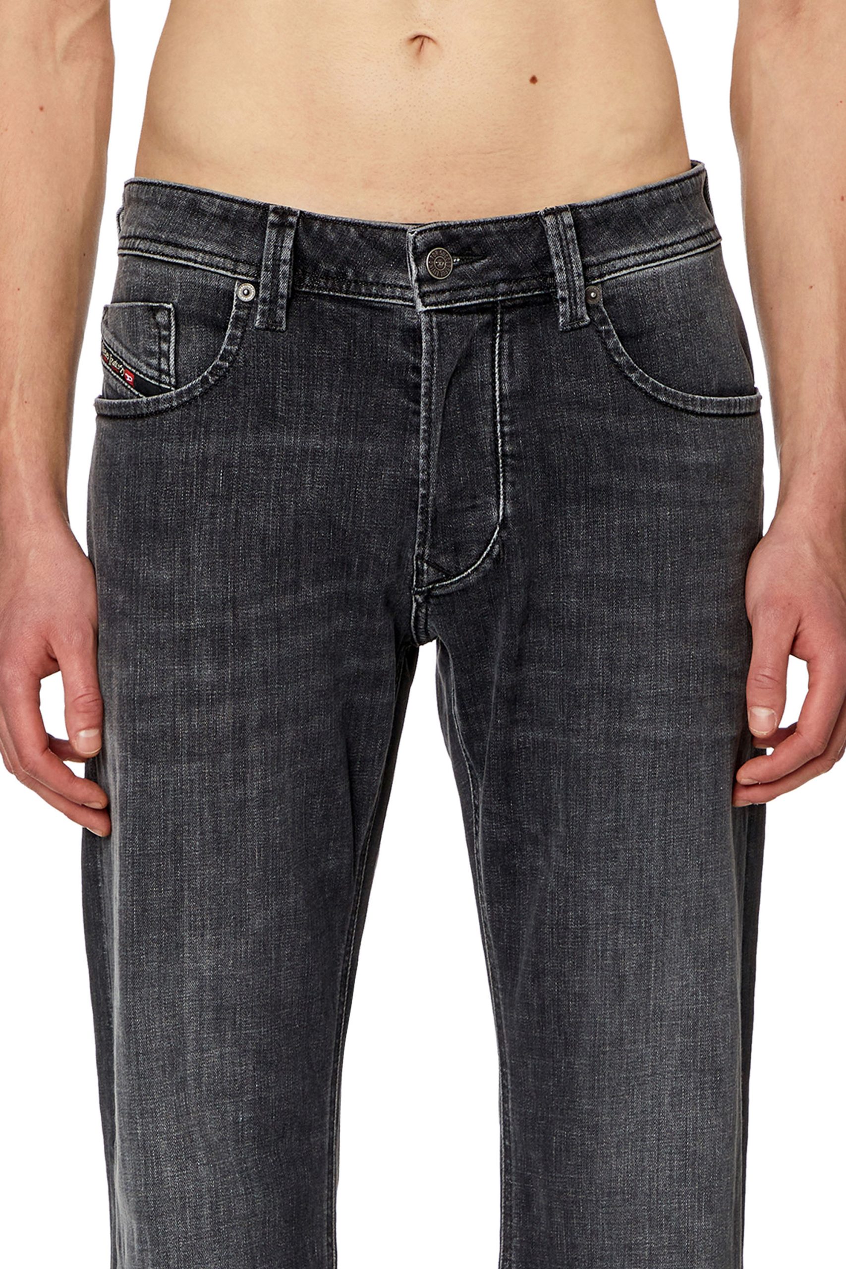 Diesel 1985 LARKEE L.34 JEANS - Image 4