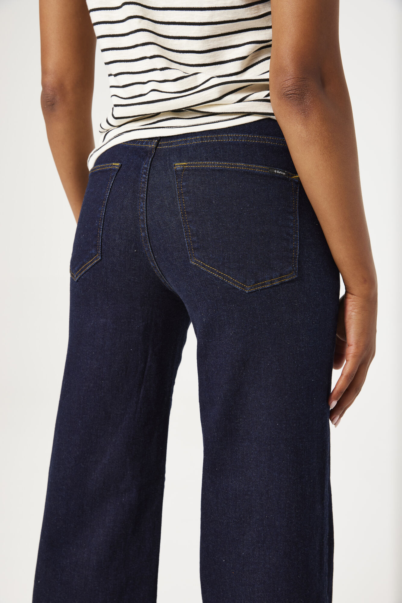 Garcia Celia Jeans 249 - Rinsed 5758 - Image 3