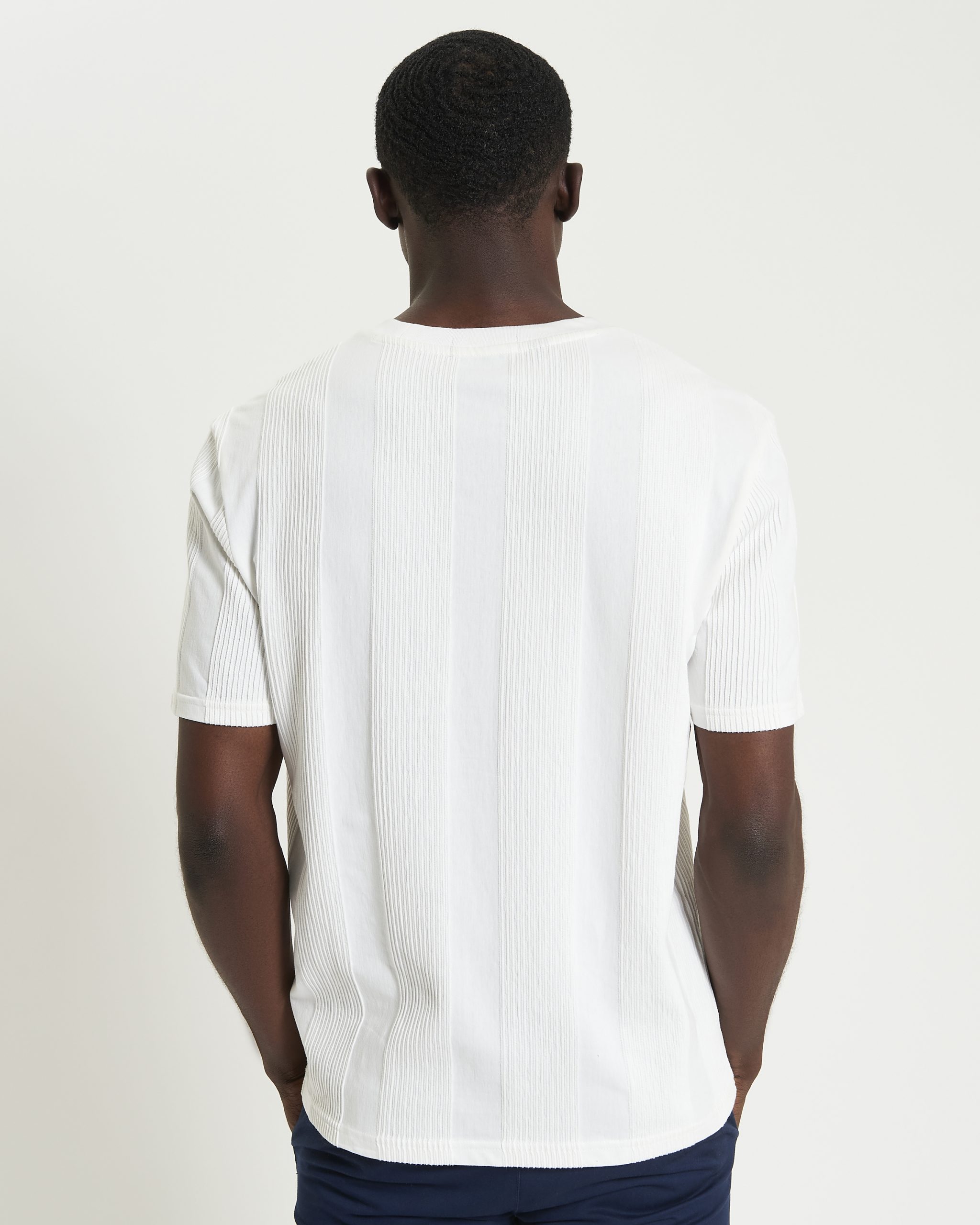 Ben Sherman Textured Vertical Stripe T-shirt -White - Image 2