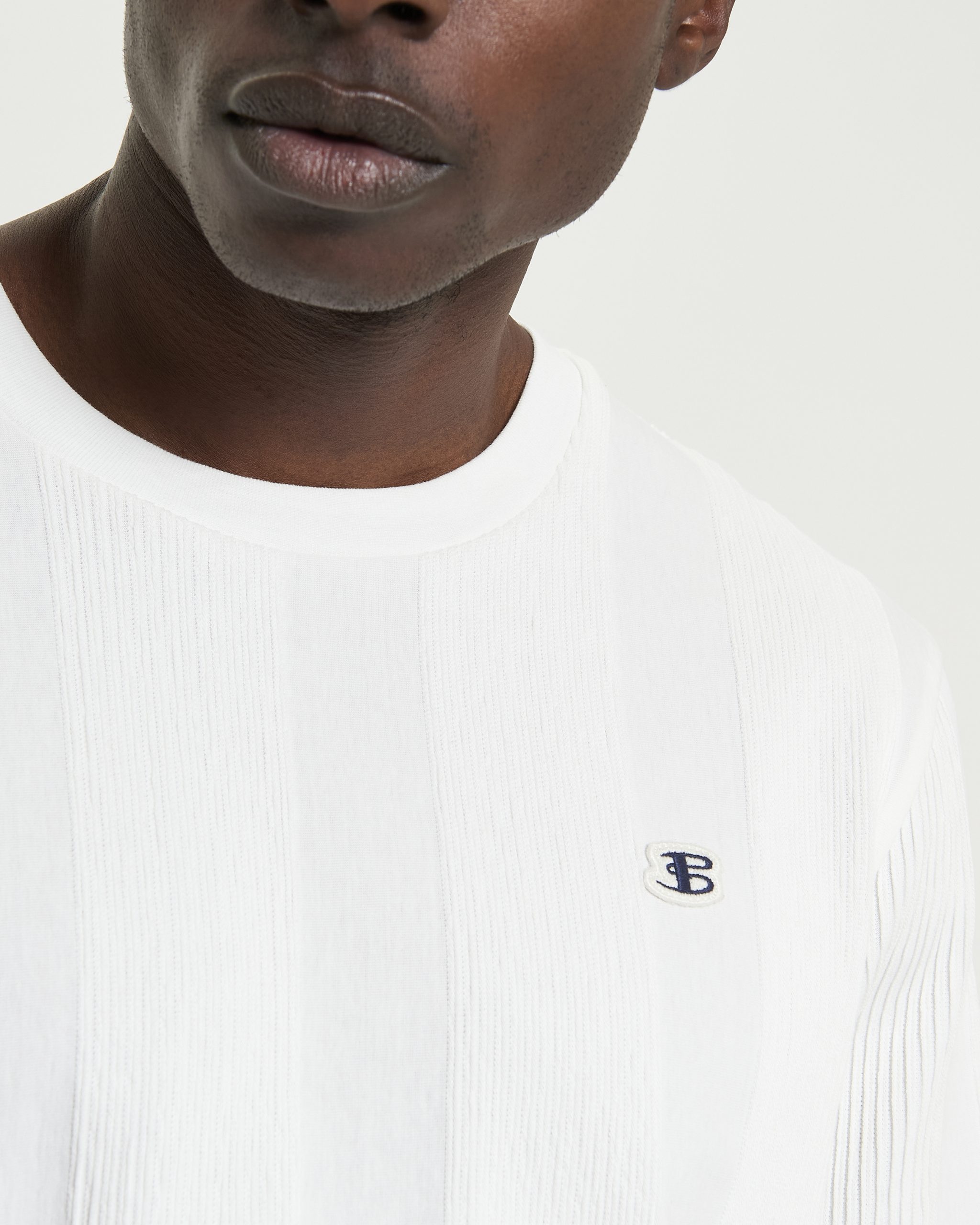 Ben Sherman Textured Vertical Stripe T-shirt -White - Image 4