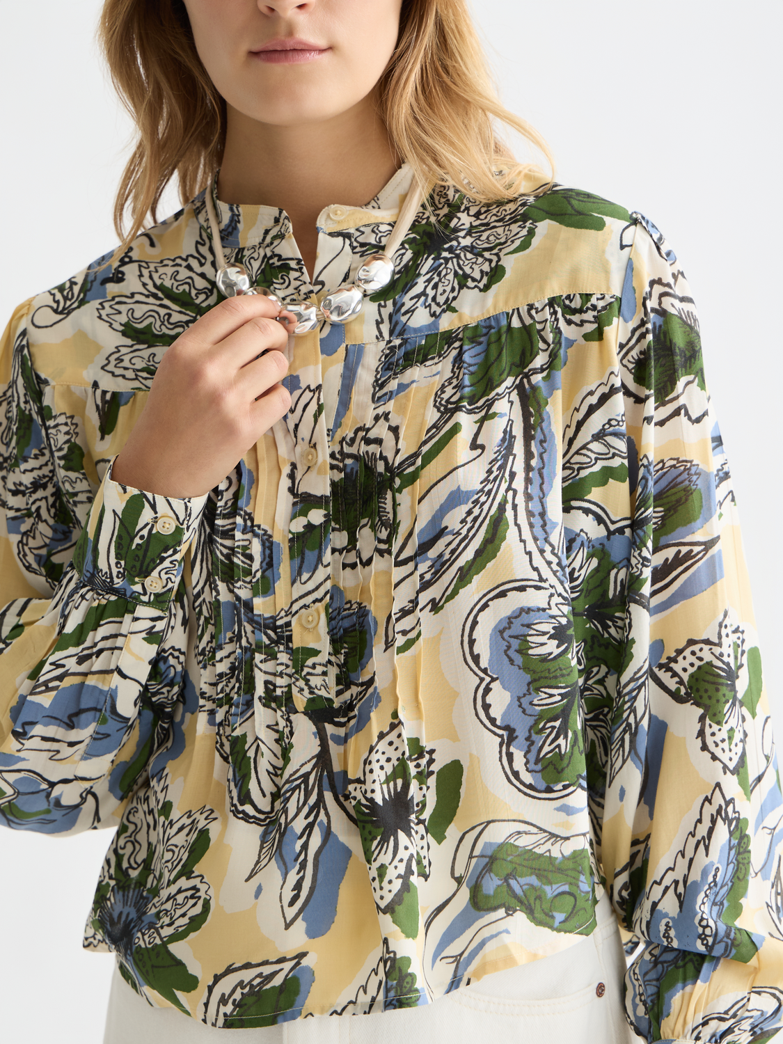 Scotch & Soda Female Pin tuck long sleeve shirt-Lucky Bandana Multi Parsnip - Image 4