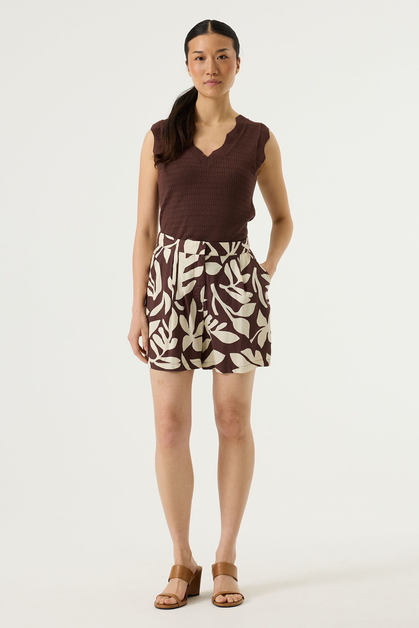 Garcia Female all over print short-earth brown - Image 2